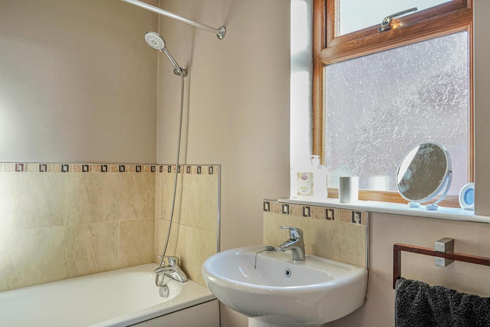 3 Bed House, Quiet Location Close To Bangor 外观 照片